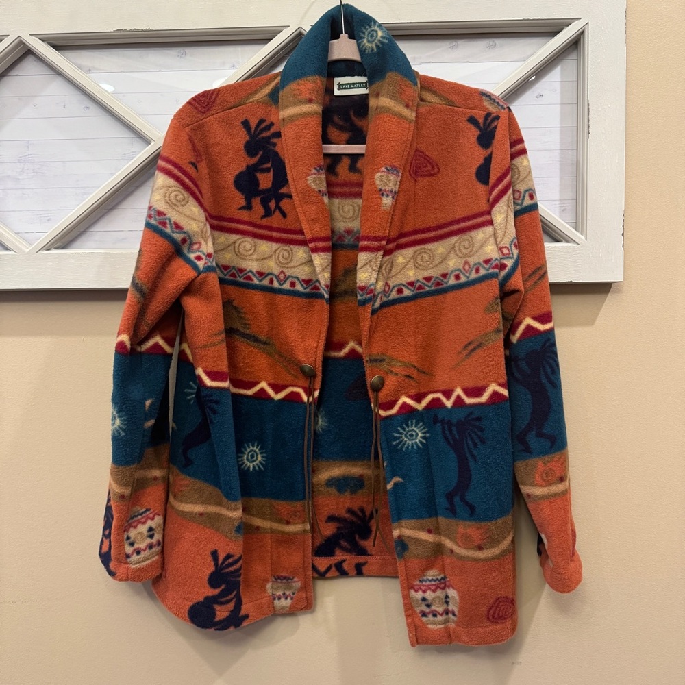 Lake Matley fleece jacket no size tag.‎ See pics for measurements. Aztec